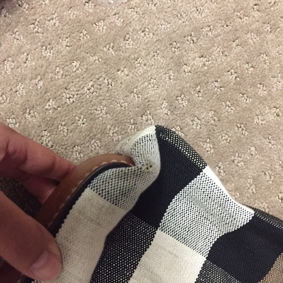 SOLD!!!!!!Burberry Handbag - Picture 4 of 4