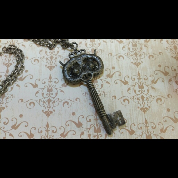Owl Key Necklace - Picture 2 of 2