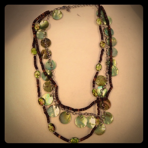 Oyster shell green necklace