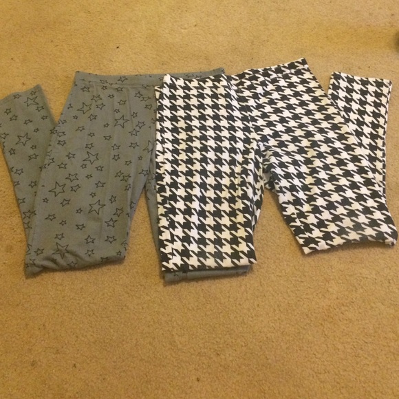 2 pairs of leggings.