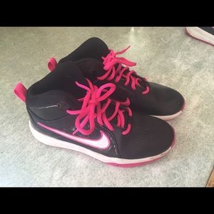 Girls (youth) Nike basketball shoes