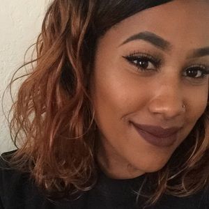 Meet your Posher, Tarina