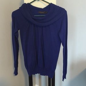 Long sleeve lightweight sweater