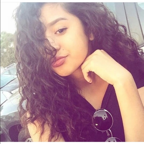 Meet your Posher, Sonia - Picture 1 of 1