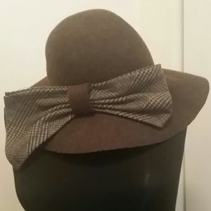 Women's brown hat