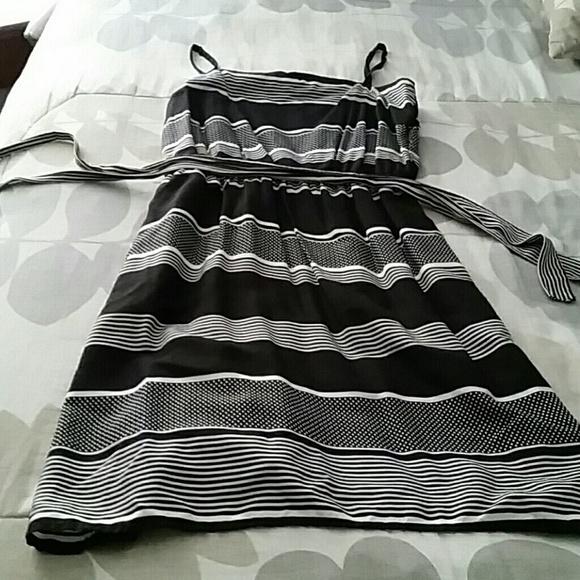 GAP B&W summer dress - Picture 2 of 2