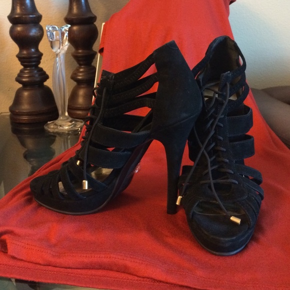 Heels - Picture 2 of 2