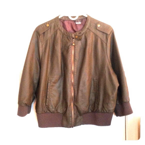 CLEARANCE! Faux Leather jacket