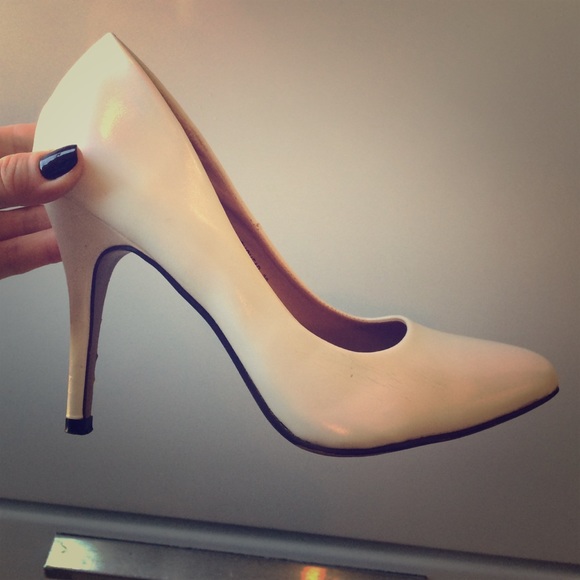 Shimmery white heels!