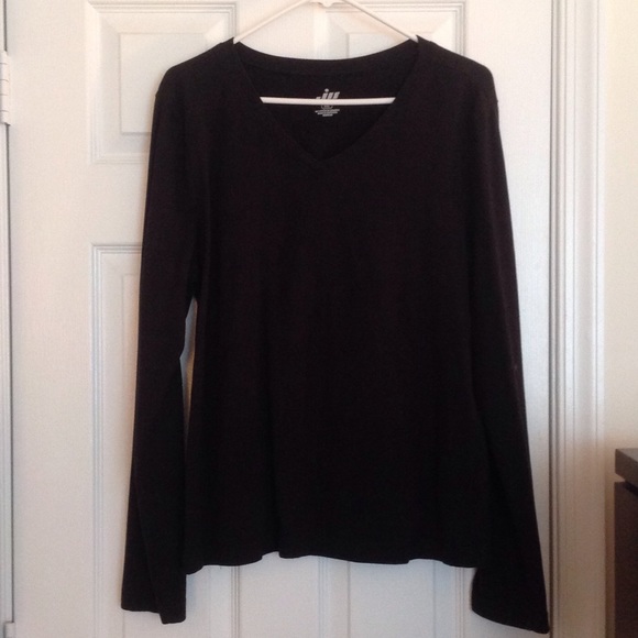 Long sleeve black tee shirt
