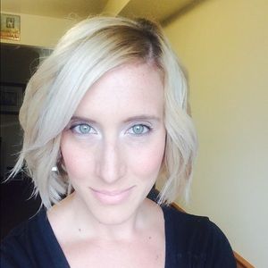 Meet your Posher, Courtney