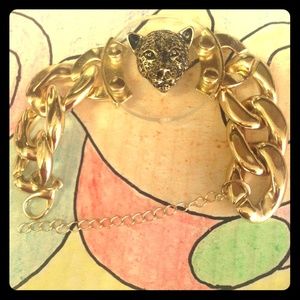 Leopard Bracelet in Goldtone.