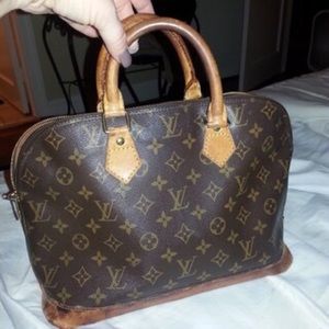 Louis Vuitton bag used but very nice authentic