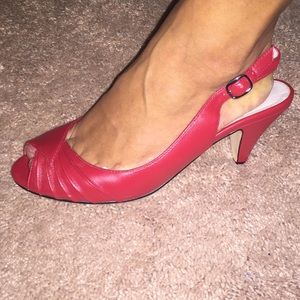 Steve Madden Red peep toe sling back kitten heels Steve Madden Red peep toe sling back kitten heels