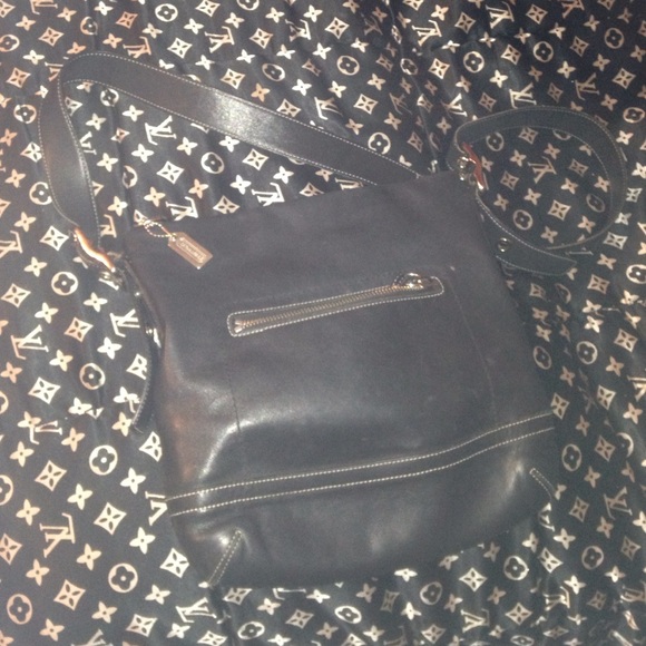 Coach Handbags - Coach Cross Body Purse
