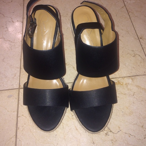 Blk wedges Sz 8 like new worn twice. - Picture 2 of 4