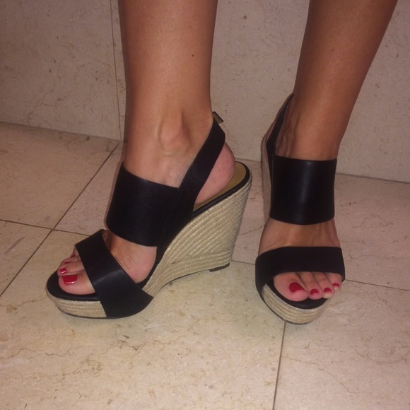 Blk wedges Sz 8 like new worn twice. - Picture 4 of 4