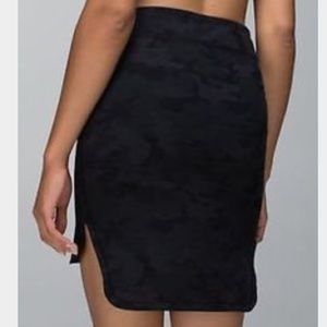 Lululemon camo skirt