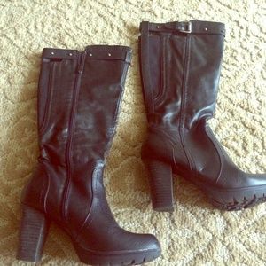 Leather boots. Wide calf