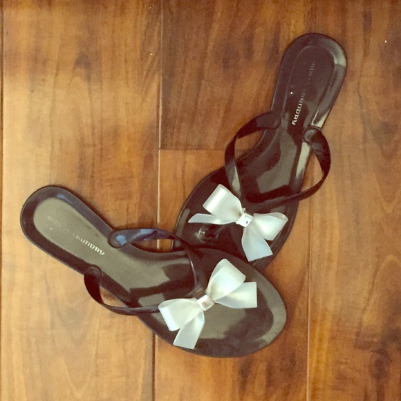 Bow flip flops