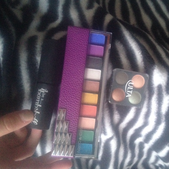 3-pc make up bundle!