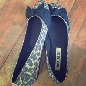 Leopard flats with bow