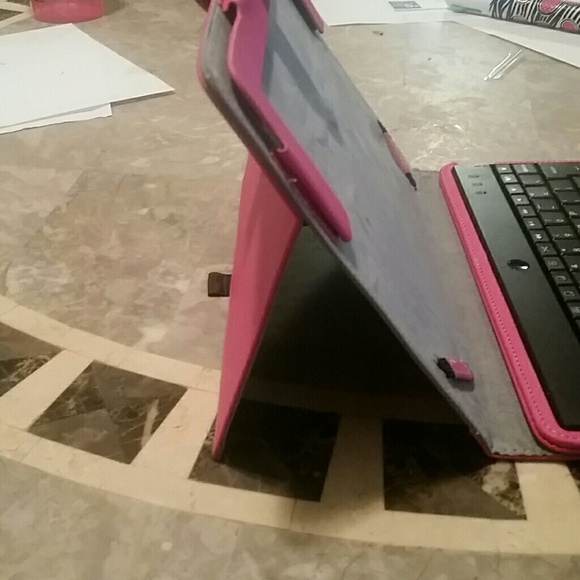 Pink Keyboard case for ipad 2 - Picture 4 of 4