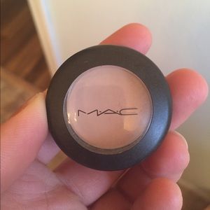 MAC satin eyeshadow in Orb