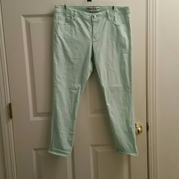 Express mint green cropped leggings