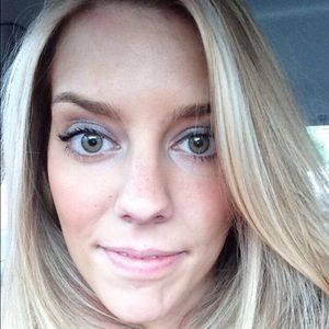 Meet your Posher, Becky