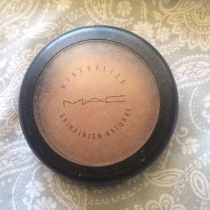 Mac dark msf natural