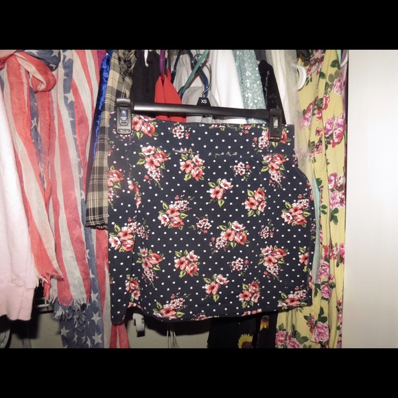 Aeropostale Floral & Polka Dot Soft Skirt