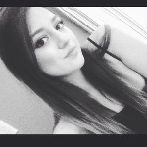 Meet your Posher, Vanessa