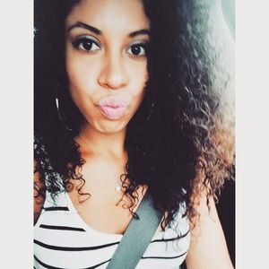 Meet your Posher, Taryn