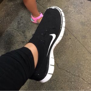 Black Flyknit Nikes