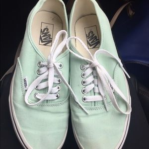 VANS NWOT SIZE 9