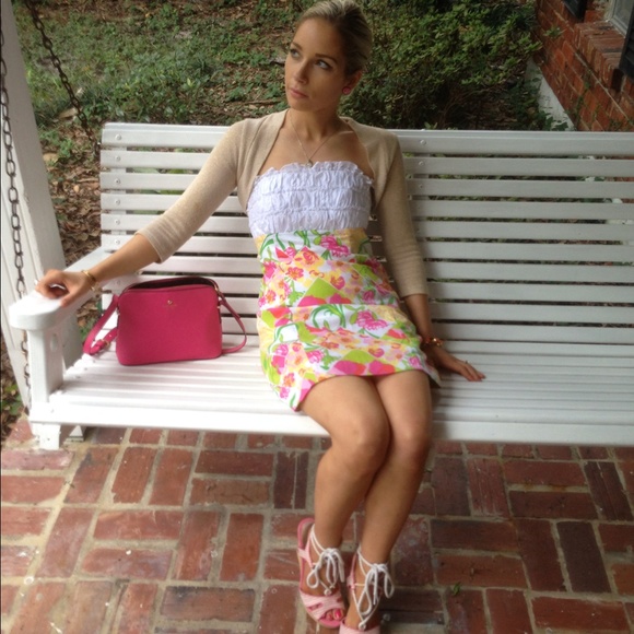 Welcome to my closet! - Picture 2 of 3