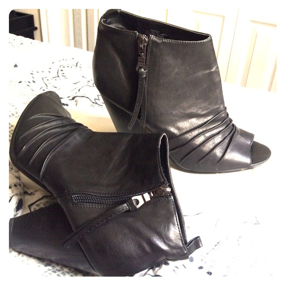 Size 9 Sam & Libby, Remus peep toe fashion Boot
