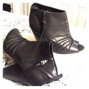 Size 9 Sam & Libby, Remus peep toe fashion Boot