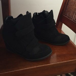 Lola- shoes brand-new