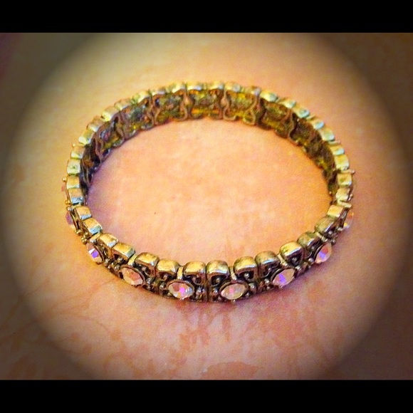 Gorgeous Stretchy Bracelet - Picture 2 of 2
