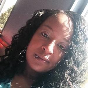 Meet your Posher, Larissa