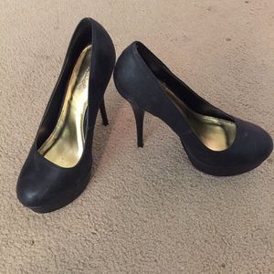 Classic Sexy Black Pumps!
