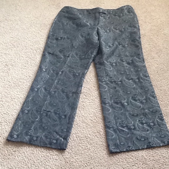 Black and gray New York and company pants