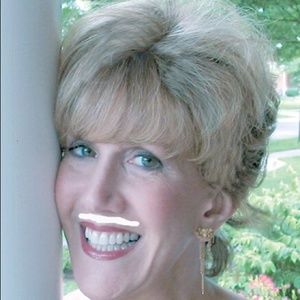 Meet your Posher, Candace