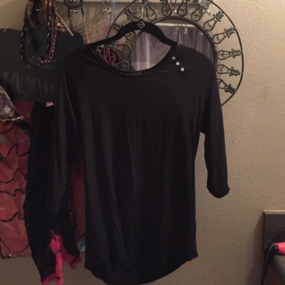 Banana republic black 3/4 sleeve shirt.