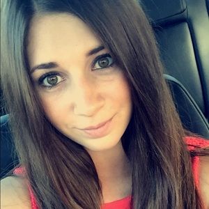 Meet your Posher, Monica