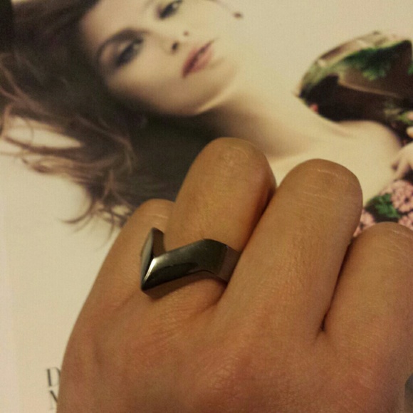 BEBE black ring - Picture 2 of 2