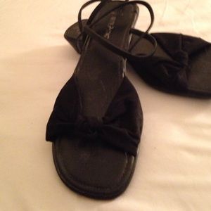 Shoe. Black low heel sandal