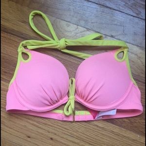 Bombshell Victoria's Secret bathing suit 😍